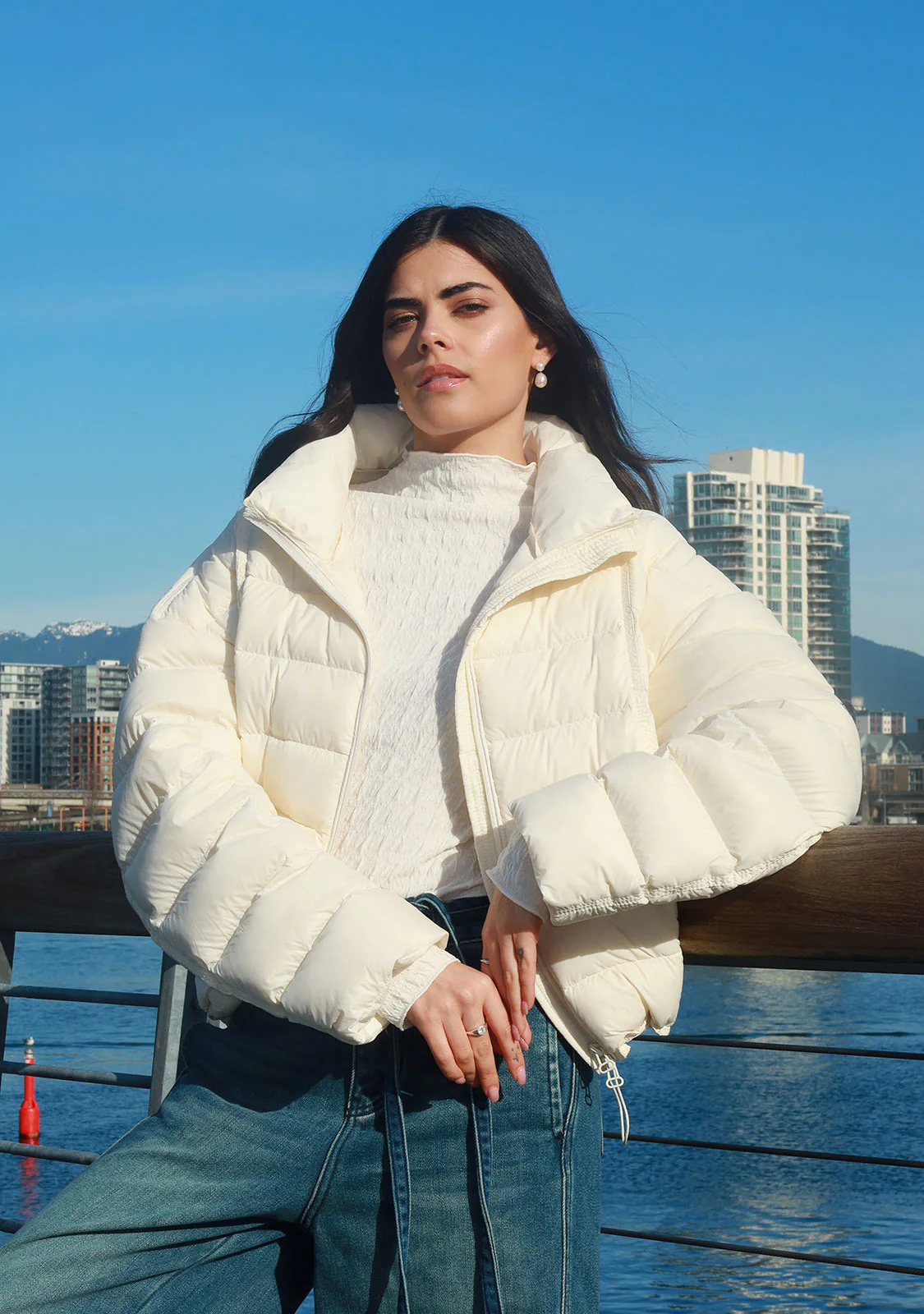 Cropped Puffer Jacket Beige - Image 2