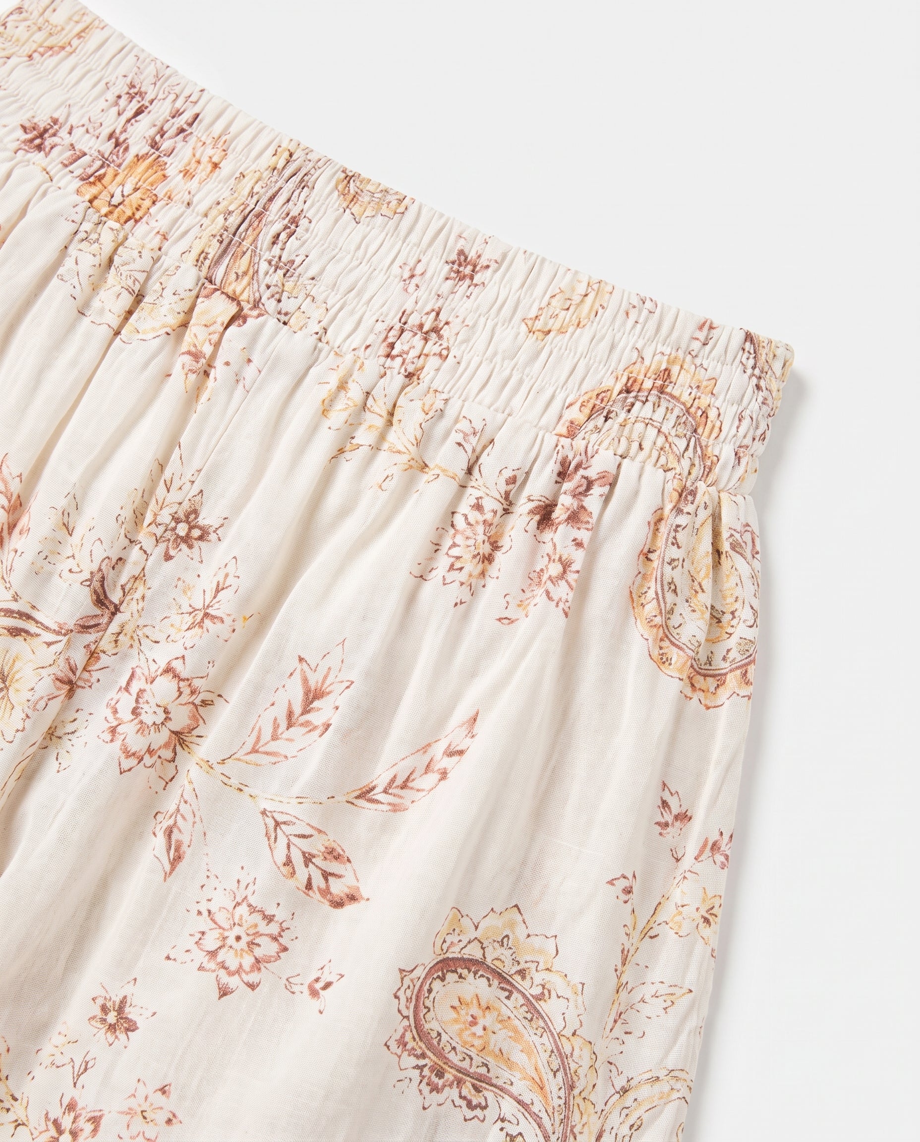 Pleated Print Detail Shorts Print - Image 4