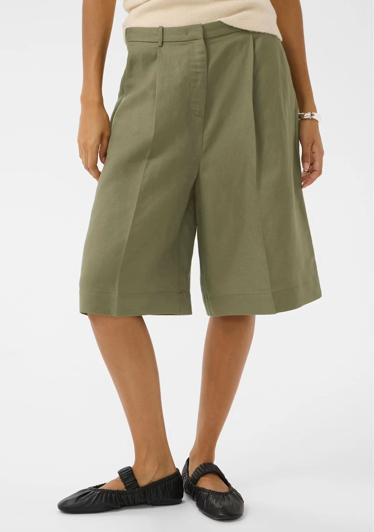 Slragna Malika Shorts Dusky Green - Image 2