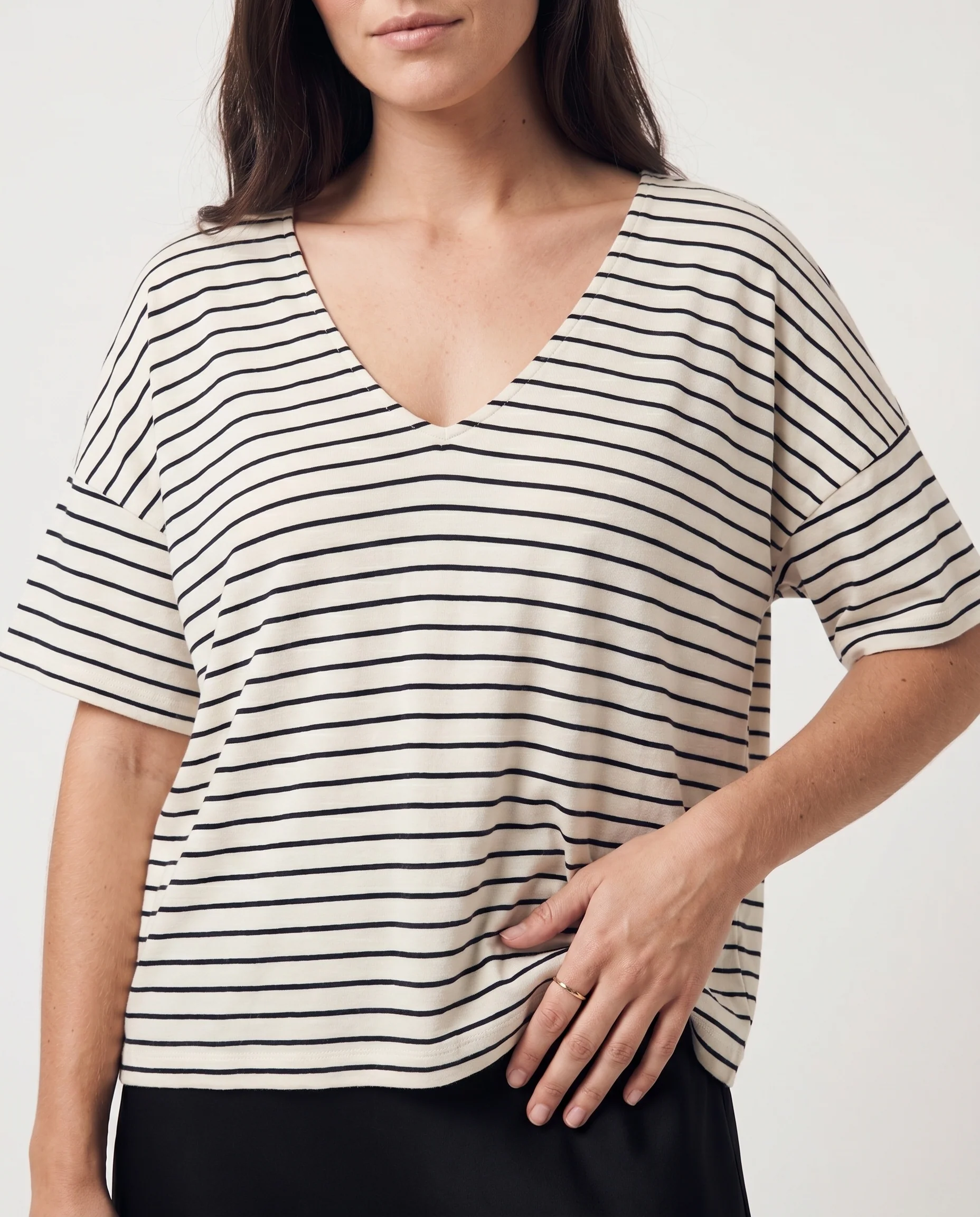 Vmholli 2/4 V-Neck Loose Top - Image 3